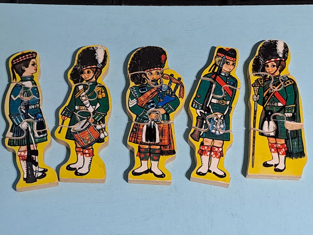 Scots Guards Bagpipes Marching Band Jigsaw Puzzle Figures 15 Pieces 1960s Etsy