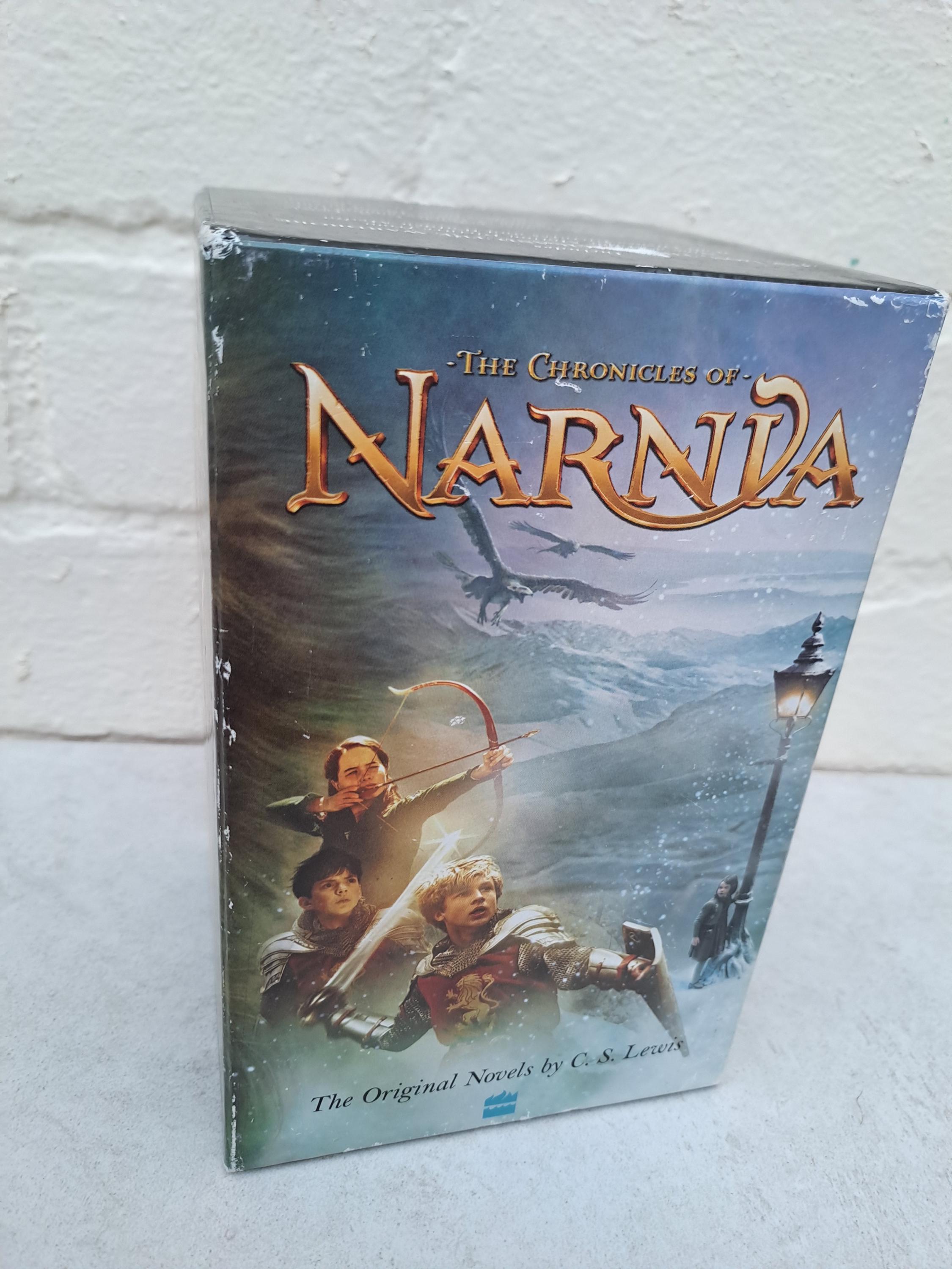 The Complete Chronicles of Narnia Box Set Lions Books Lion Witch and ...