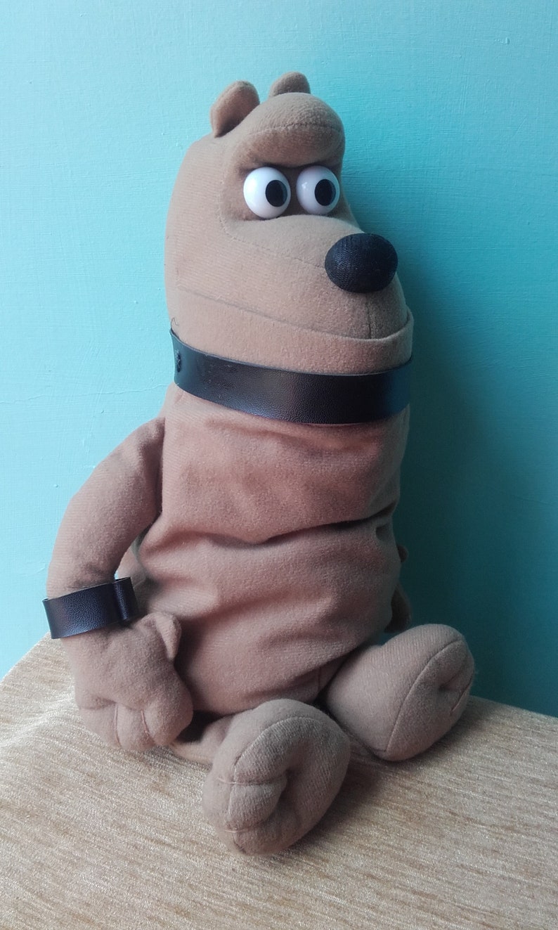 Wallace and Gromit Vintage Preston the Dog Stuffed Cuddly Soft Toy with Beanie Bottom. 1989. Made by Born to Play TM Plush Clean Condition image 3