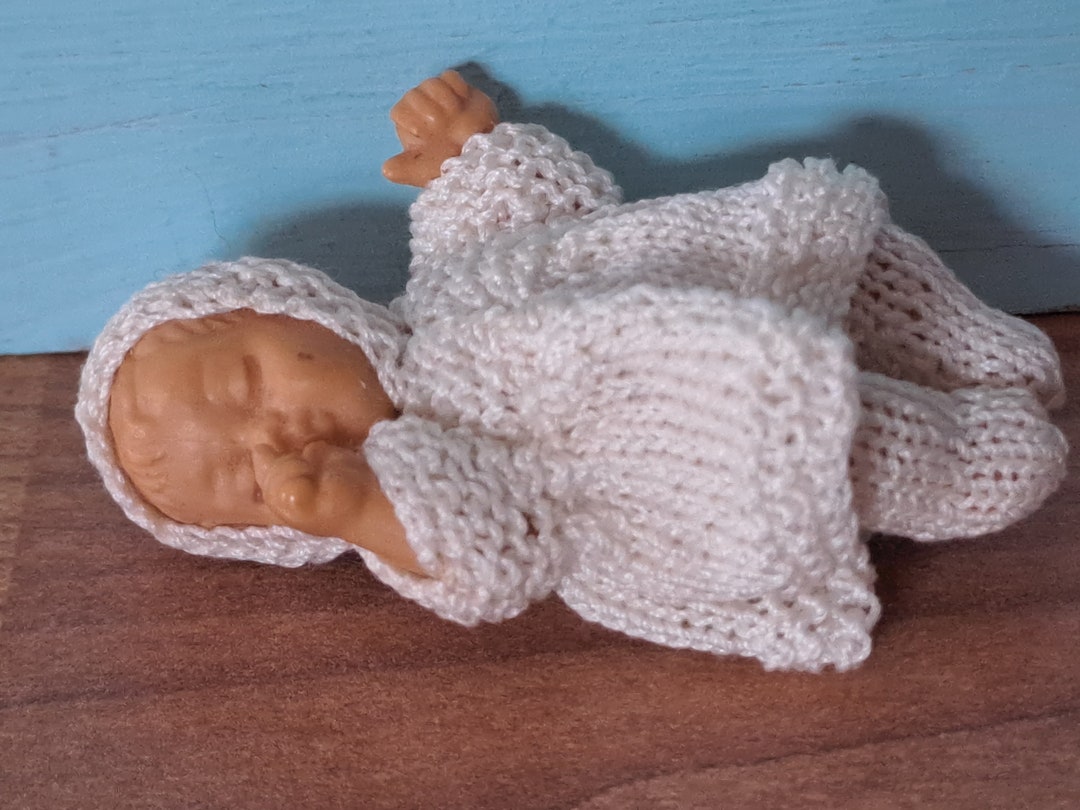 Miniature Sleeping Baby in Knitted Matinee Set Sucking Thumb Dolls ...