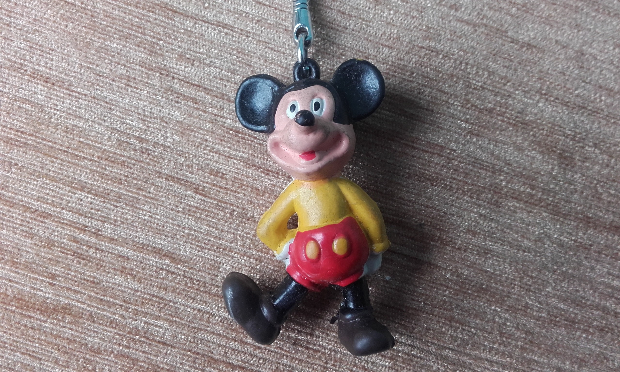 vintage Minnie Mickey Mouse keyring keychains —