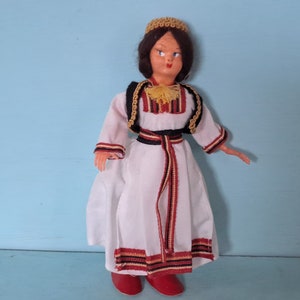 Griekse pop vintage handgemaakte souvenir klederdracht pop model verzamelobject