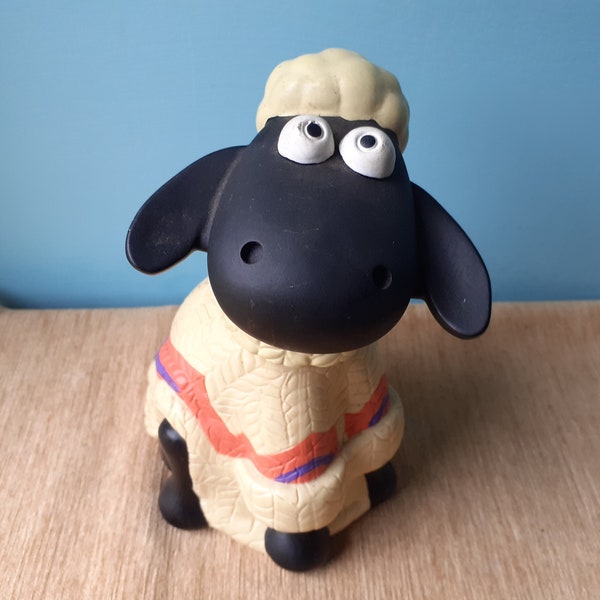 Shaun the Sheep Empty Plastic Bottle Figure - vintage Wallace et Gromit Aardman Animations 1989