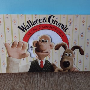 Scatola originale di fazzoletti Wallace e Gromit a grandezza naturale raffiguranti Shaun, vita da pecora e altri personaggi della Aardman Animations, 1989