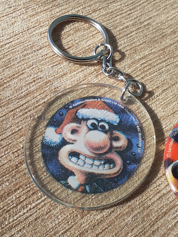1989 Christmas Wallace and Gromit Keyring and Lapel /… Gem