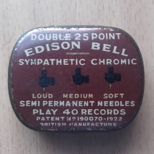 Gramophone Needles Tin Edison Bell Double 25 Point - Alcuni contenuti originali e slip di carta - britannico 1940 Hinged, Rare, Cute e Quaint