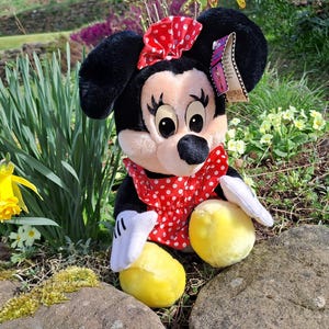 1980s Vintage Disney Minnie Mouse Stuffed Plush Doll Toy with original tags.
