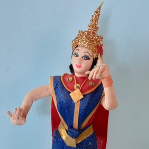 Thai Classic Dolls Cloth Skin Souvenir National Traditional Costume Dolly Model Collectable Doll