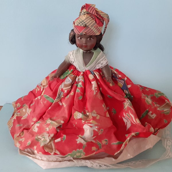 Grandes Antilles françaises : la Martinique. vintage folk souvenir costume traditionnel national dolly modèle poupée de collection