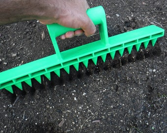 Seed-in Soil Digger and Soil Spacer for Planting Seeds - New Gardening Tool