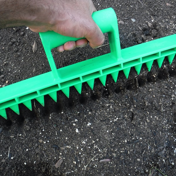 Seed Spacer Tool: Evenly Space 17 Seed Holes