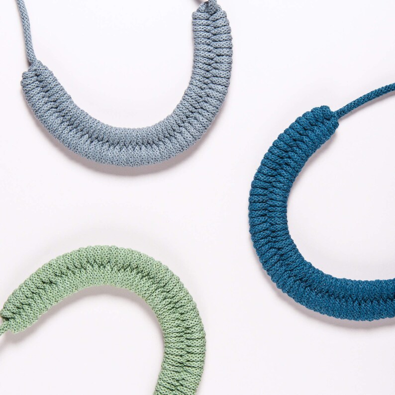 Woven Necklace Kit, Avocado Blush Light Grey, Beginners Macrame Craft Kit. image 6