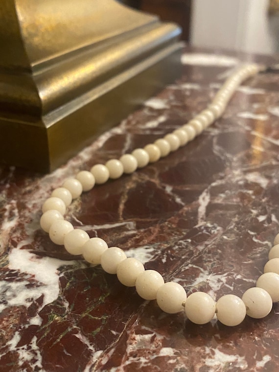 Antique Qing dynasty white jade necklace Chinese