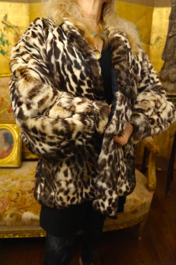 VINTAGE Genuine FOX Fur Coat, Luxurious, Fun,Femin