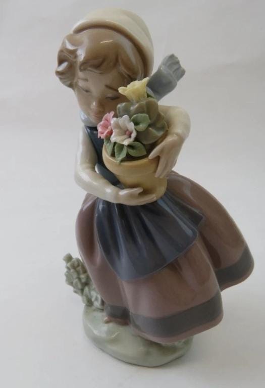 Lladro Figurine 