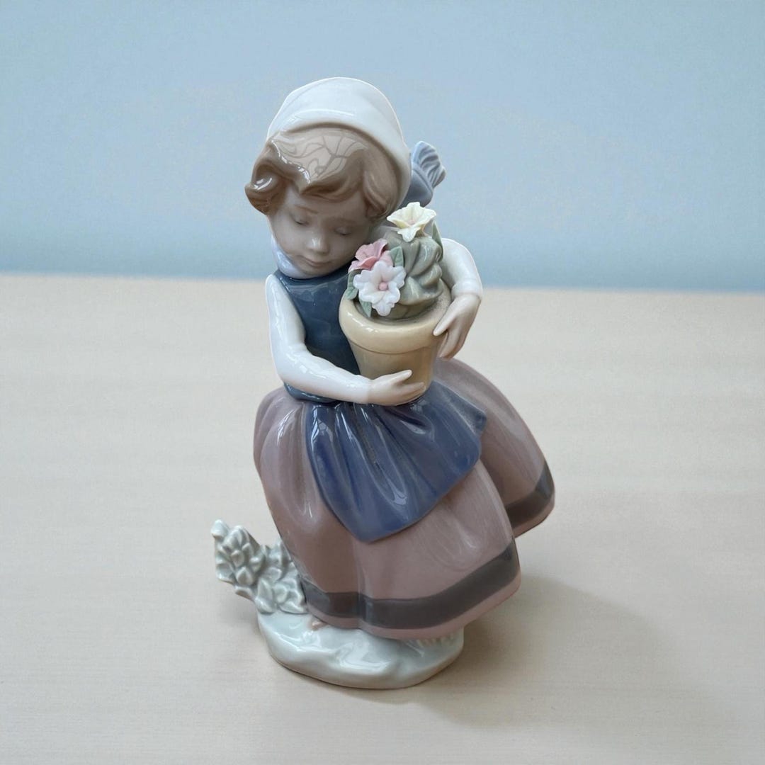 Lladro Figurine 