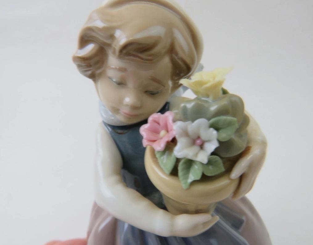 Lladro Figurine 