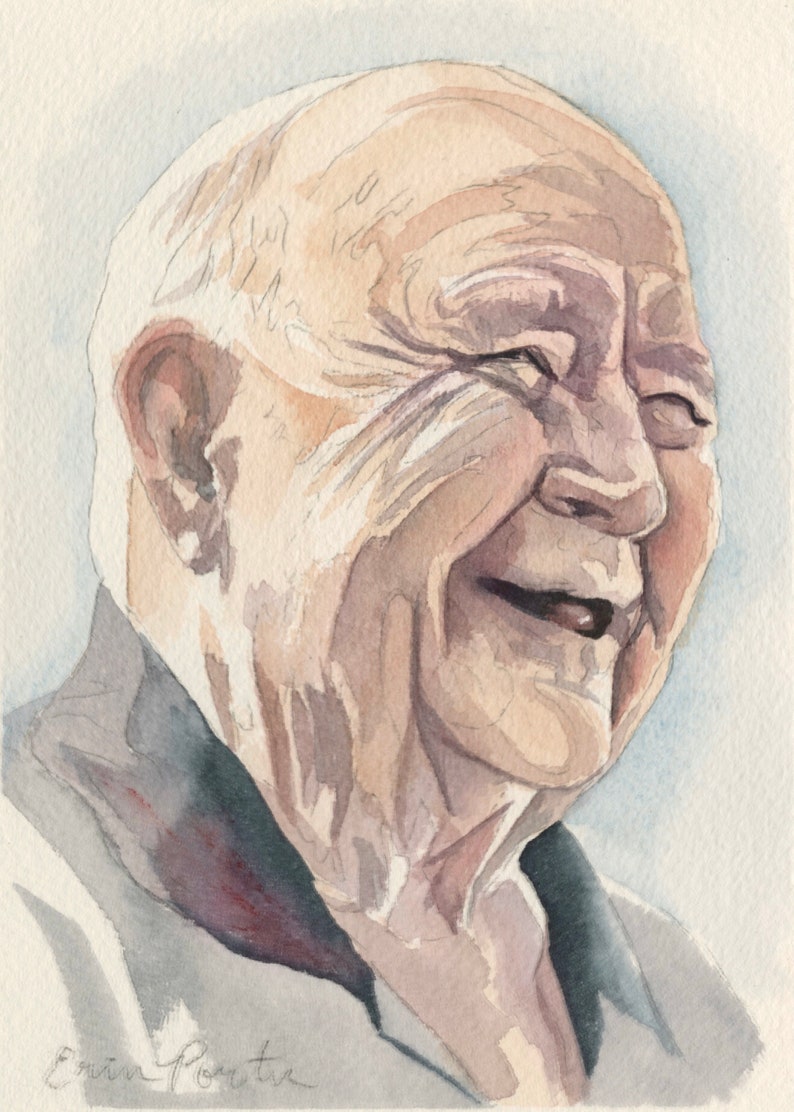 Puede incluir: Retrato en acuarela de una persona mayor sonriendo. La obra presenta tonos suaves y apagados de beige, marr&oacute;n y gris, capturando los detalles del rostro de la persona. La firma del artista est&aacute; en la esquina inferior izquierda.