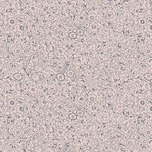 以下が含まれることがあります： 柔らかいピンク色の背景に、小さな花と葉をダークグレーでスタイリッシュに繰り返すパターン。 花柄のデザインは緻密で複雑で、繊細なオールオーバープリントを作成します。