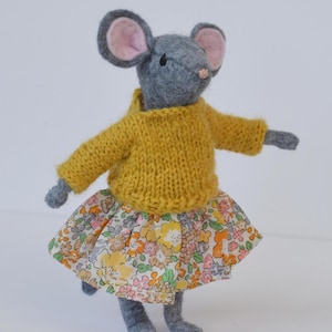 Elsie Mouse craft kit. Mustard