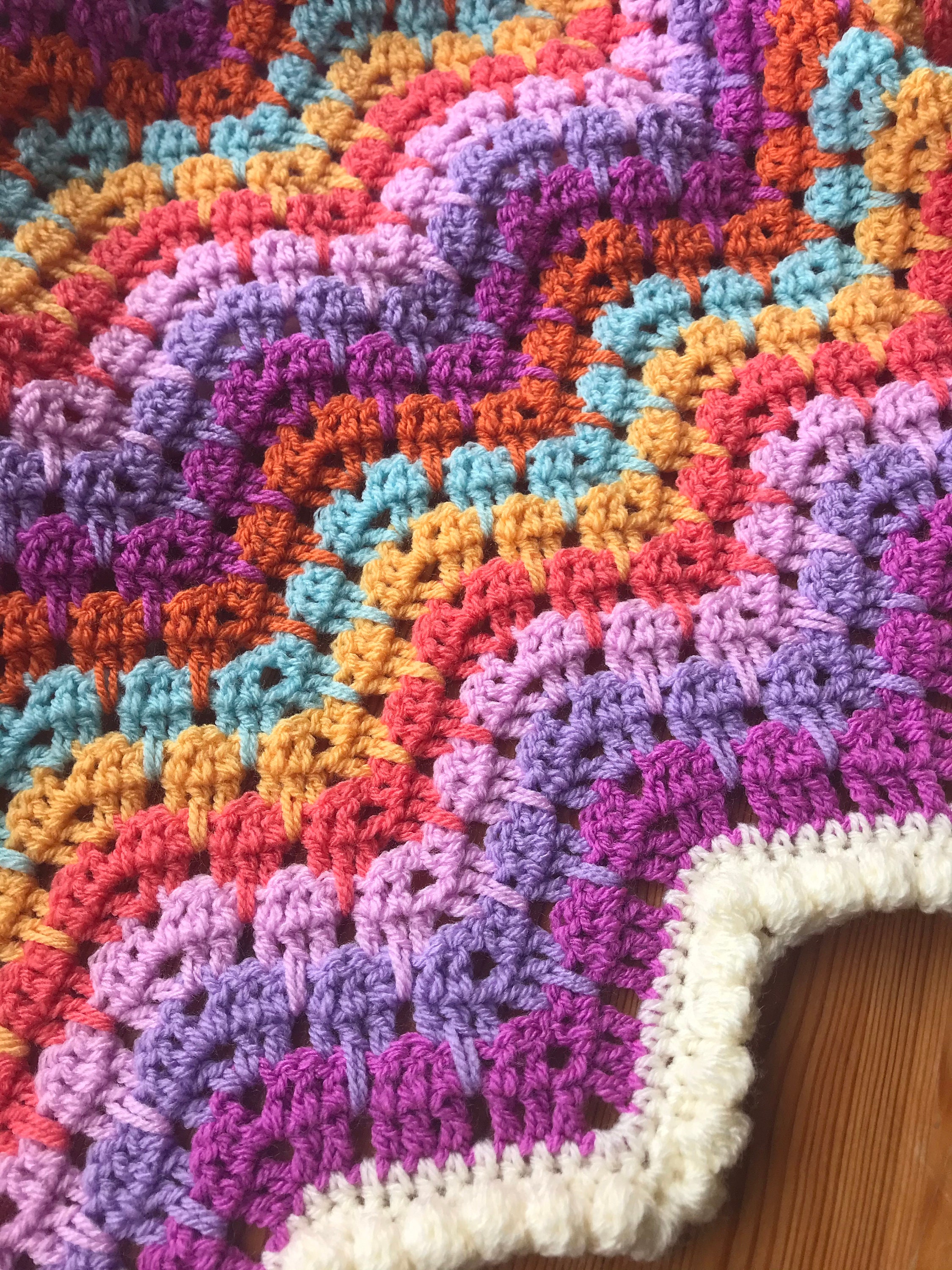 Loving the wave pattern with this self striping yarn! : r/crochet