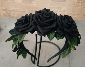 Diadema de rosa negra: corona floral gótica, tocado romántico oscuro