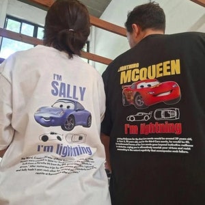 chemise assortie voitures vintage, t-shirt couple Lightning Mcqueen et Sally, t-shirt McQueen limité, t-shirt délavé surdimensionné image 1