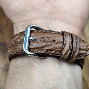 Correa de reloj de piel de tiburón color coñac de cualquier medida y modificación. Solo costura a mano. Regalo para hombre.