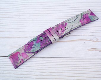 Correa de reloj de cuero con diseño floral: Correa hecha a mano con flores moradas