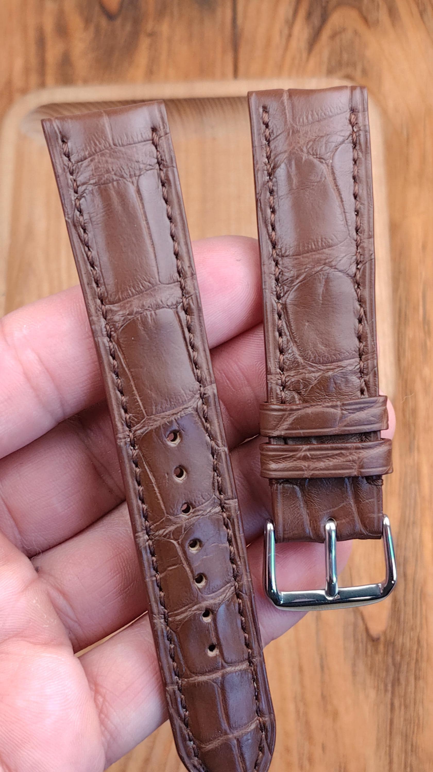 Luxury Alligator Leather Watch Band – Handmade - Rich Glay Brown Color Brown Alligator Watch Strap & Band - Genuine alligator  main image 4
