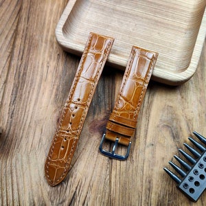 Cinturino in pelle di alligatore color cognac su misura, cucito a mano e con misure personalizzate per il tuo orologio preferito. Regalo per orologio.