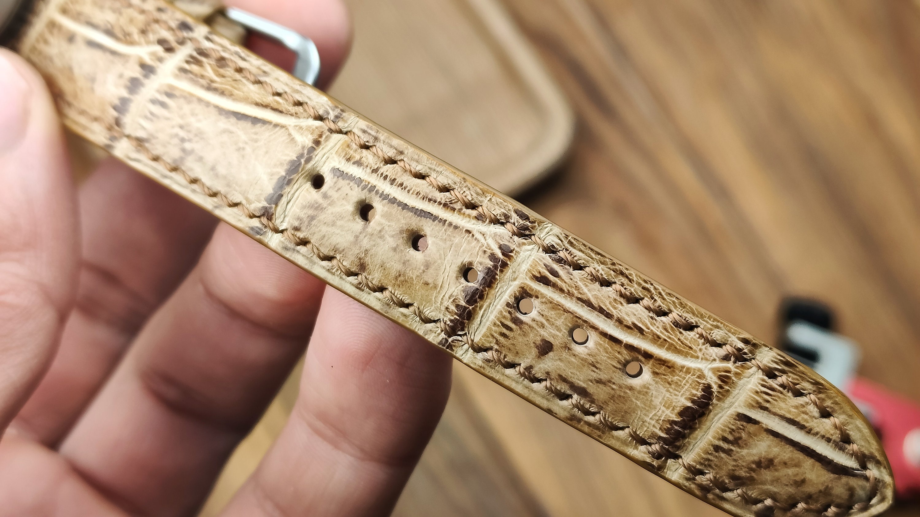 Luxury Alligator Leather Watch Band – Handmade Cream Color Beige Alligator Leather Curved End Folded Edges Watch Strap  main image 4