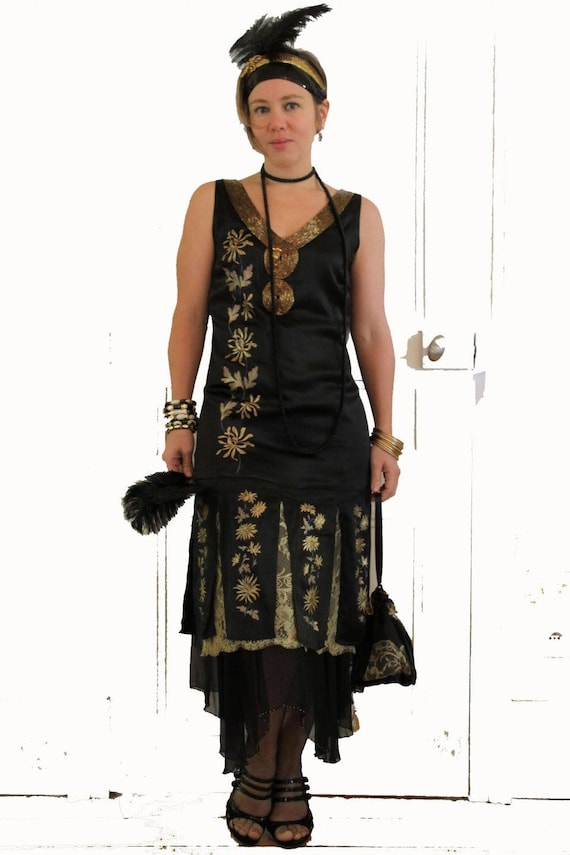Robe Années Folles noire et or Robe années 20 en soie ...