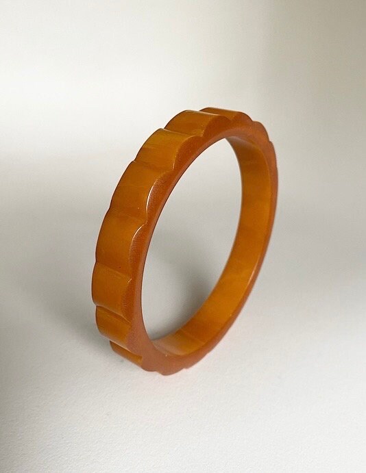 Bracelet Art Déco En Bakelite - Années 20-30 - Couleur Jaune Beurré - Occasion