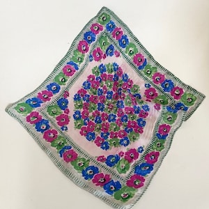 Chic Art Deco 1930s silk pocket scarf / handkerchief Deco floral design flapper
