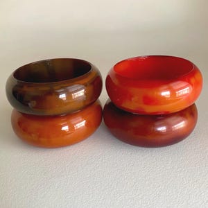 Set of 4 Art Deco Bakelite Napkin Rings – End of Day Swirl Pattern