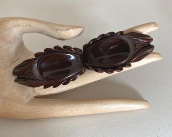 Vintage Art Deco Brown Bakelite Carved Bar Brooch