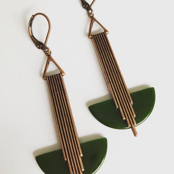 Pendientes art déco Vivid Spinach baquelita verde 'Odeonesque' gota Pendientes geométricos oro rosa cobre modernista era del jazz