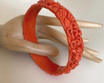 Art Deco Vintage 1920s  Coral orange  colour carved celluloid  Flapper bracelet bangle