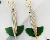 Art deco earrings Vintage 39 Odeonesque 39 Racing Green bakelite galalith Geometric bakelite earrings