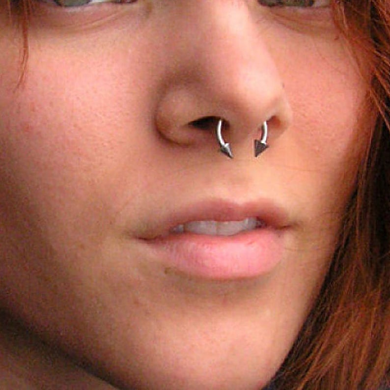 14g 10mm Diameter 3mm Spikes SEPTUM SPIKED HORSESHOE Surgical image 2.