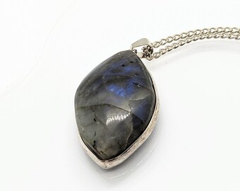 Labradorite necklace, Rhombus Jewellery, Labradorite Pendant Necklace, Meditation Pendant