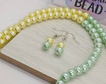 spring jewellery/beaded jewellery/beaded necklace/beaded earrings/pastel necklace/pastel earrings/green earrings/pastel jewellery