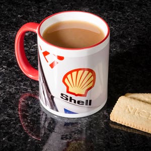 Bedruckte Tasse nach original Fotografie eines Ford RS200, Group B Rallye Auto