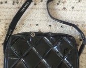 Vintage CHANEL CC Logo Black Patent Leather Quilted Crossbody Shoulder Bag Clutch Purse