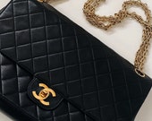 Vintage Chanel CC Turnlock Black Quilted Leather Medium Classic Double Flap Chain Shoulder Bag