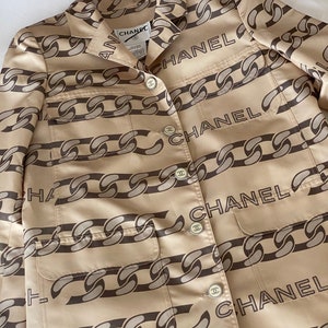 Vintage CHANEL Chain Print CC Logo Buttons SILK Beige Trench Jacket Dress Coat with Belt eu 40 , us 8, S M image 2