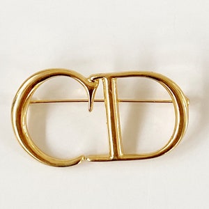 Dior cd brooch deals