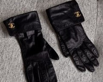 Vintage CHANEL CC Gold Logo TURNLOCK Black Leather Driving Winter Gloves size 7 S/M