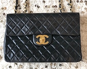 Vintage 90 39 s CHANEL Jumbo Maxi Matelasse CC Logo Turnlock Black Lambskin Leather Crossbody Shoulder Bag Purse Chain Strap - Excellent Cond